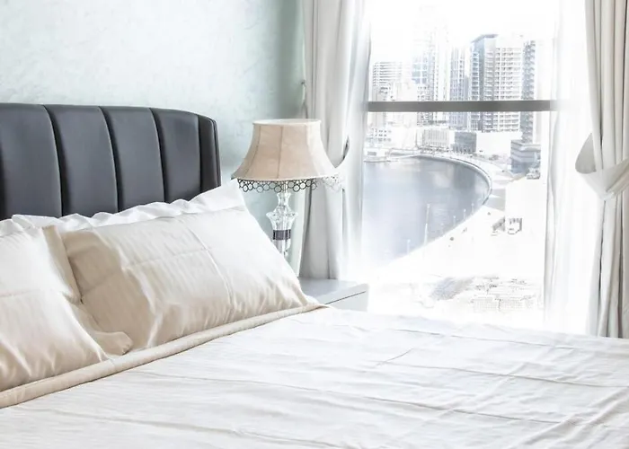 Aws Holiday Homes - Luxury Living Besides Canal